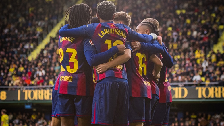 Barcelona defeat Villarreal for their eighth consecutive win - Ảnh 1