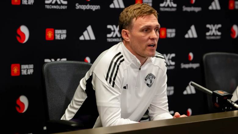 Bruno Fernandes and Mason Mount return to Man United squad, Darren Fletcher confirms - Ảnh 1