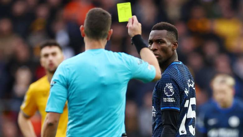 What do yellow and red cards mean in football? - Ảnh 2