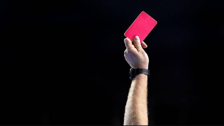 What do yellow and red cards mean in football? - Ảnh 3