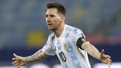 Ranking the 10 best dribblers of all time: Messi misses top spot in South American reunion