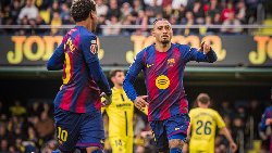 Barcelona defeat Villarreal for their eighth consecutive win